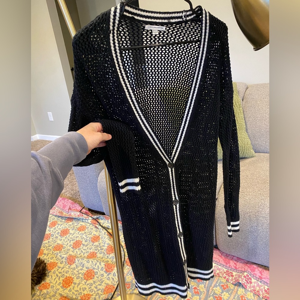 American Eagle Black and White Sweater